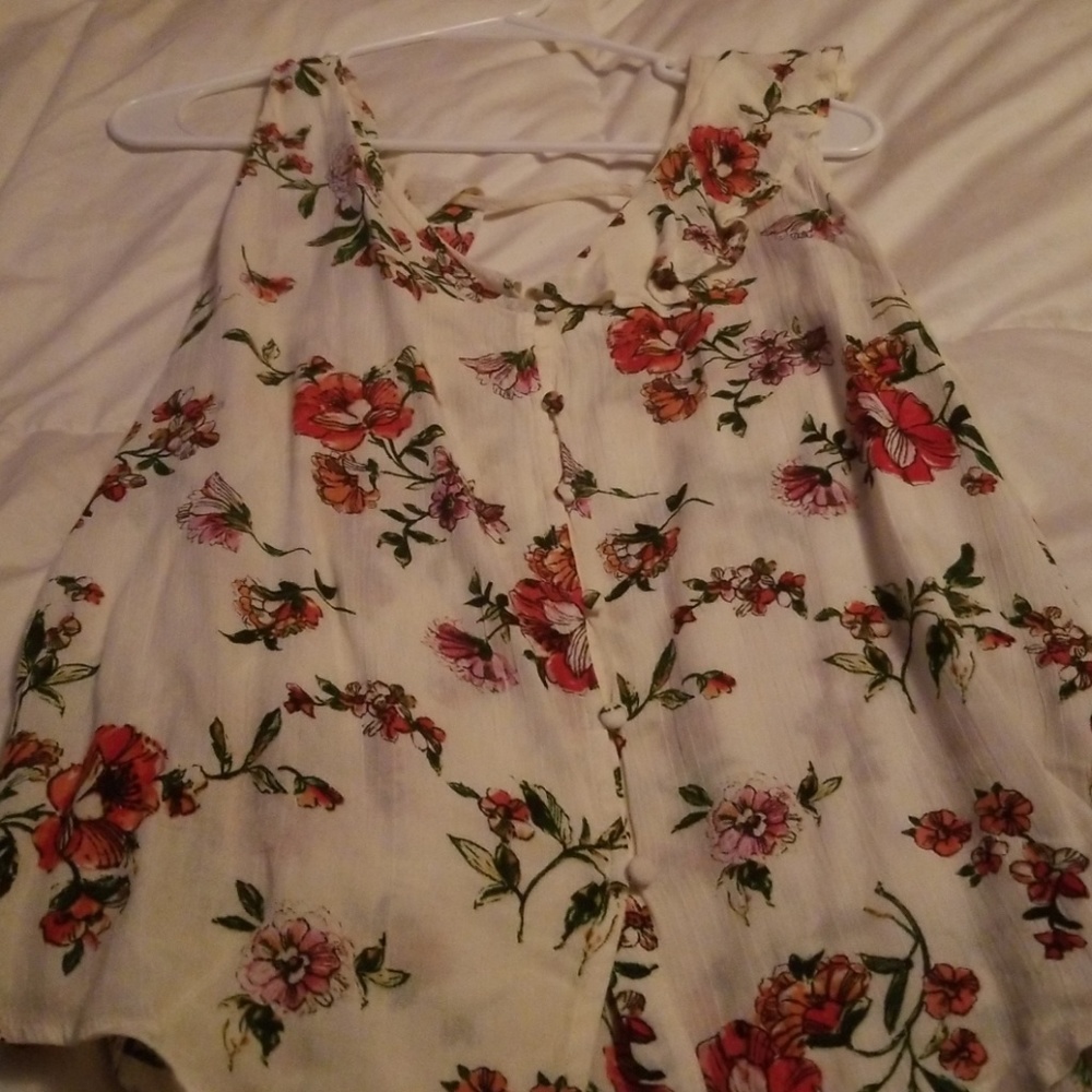 Sleeveless blouse